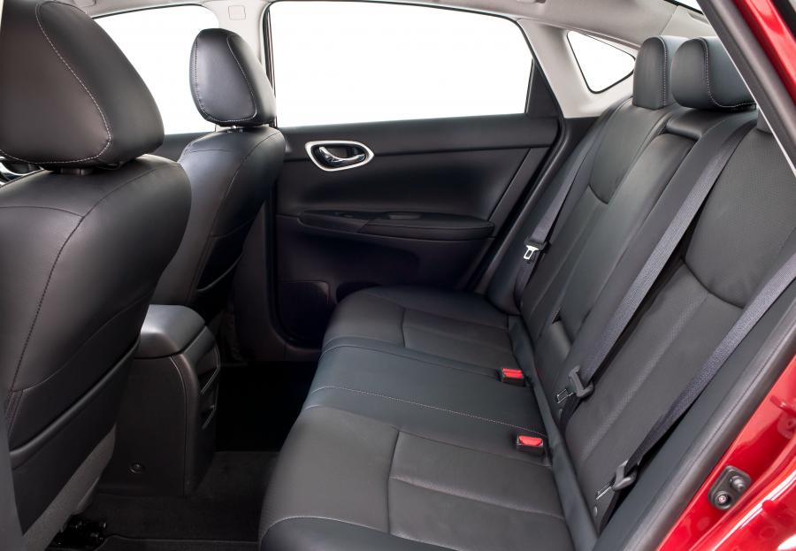 Интерьер Nissan Sentra 2016 года  (BR) (фото 5 из 30)